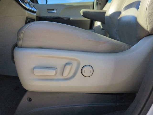 Used 2017 Toyota Sienna L image 20