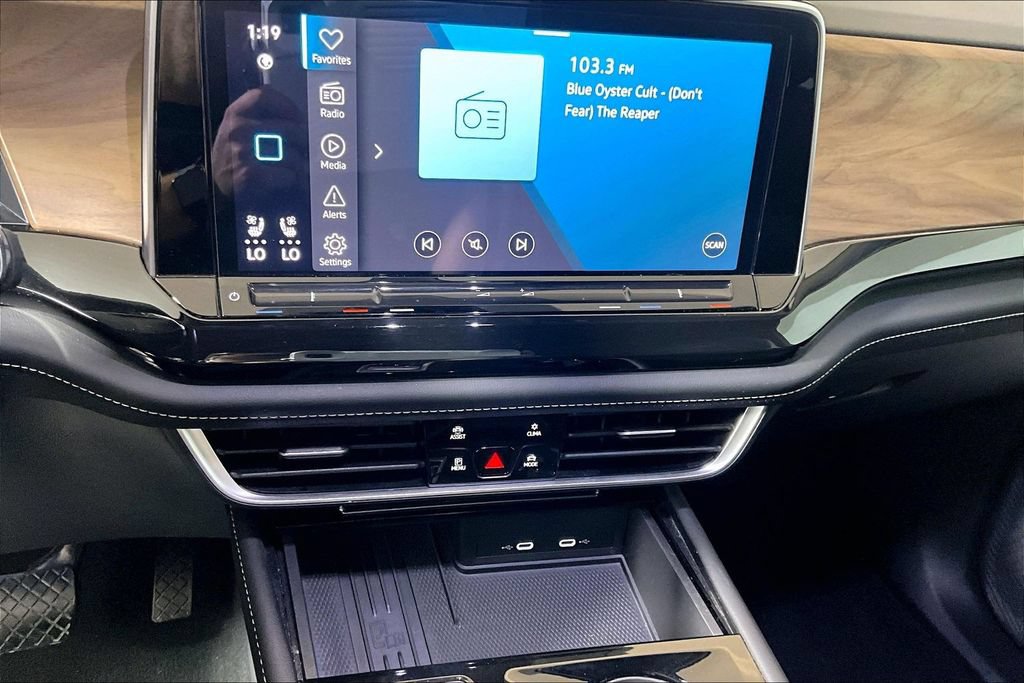 Used 2025 Volkswagen Atlas SE FWD image 25