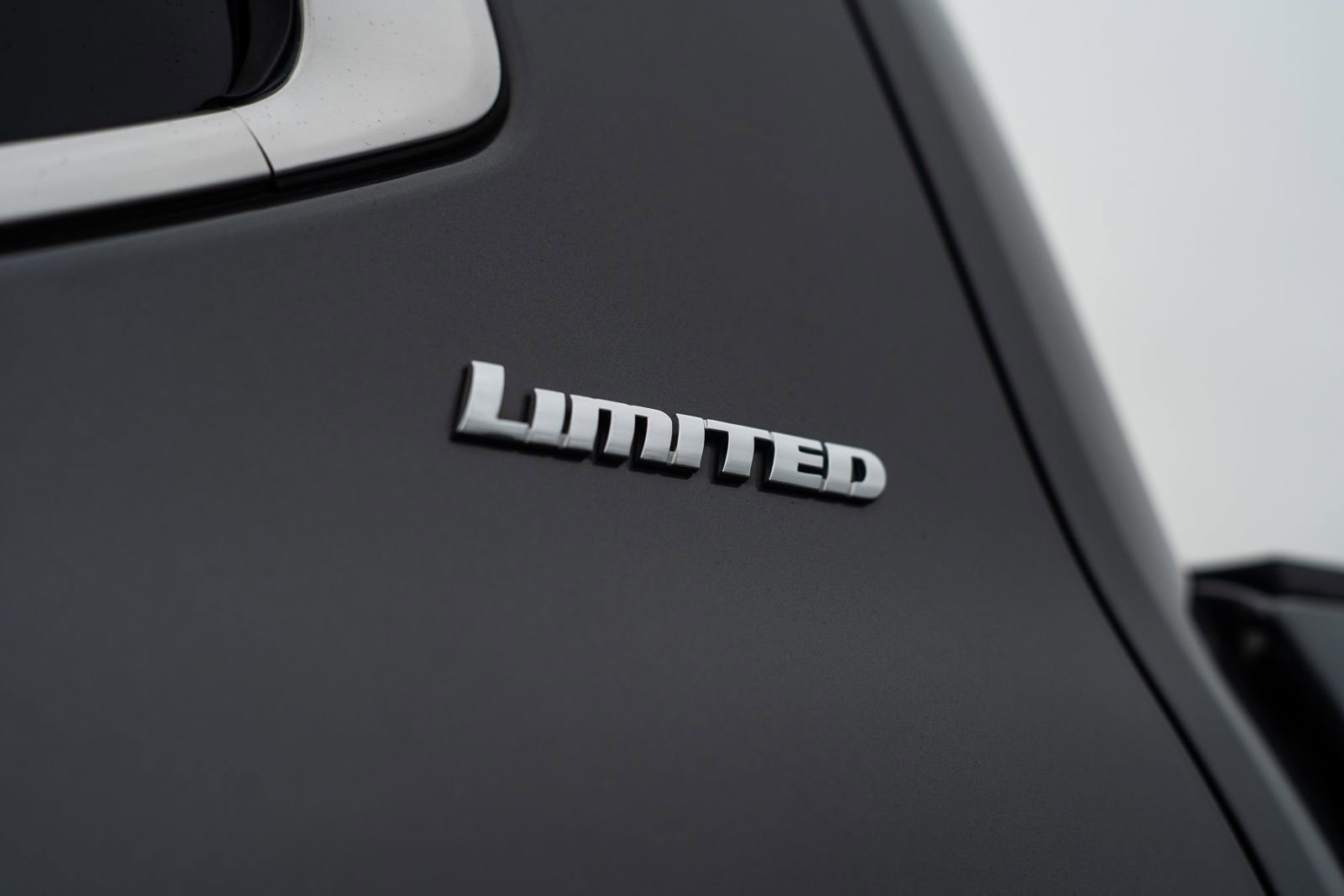 Used 2022 Toyota Tundra Limited w/ TRD Off-Road Package AWD/4WD image 14