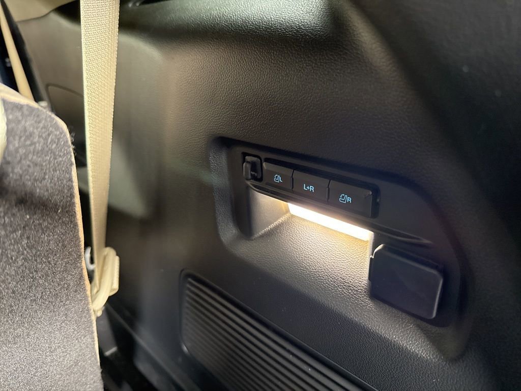 Certified 2023 Ford Explorer Limited w/ Equipment Group 301A AWD/4WD image 37