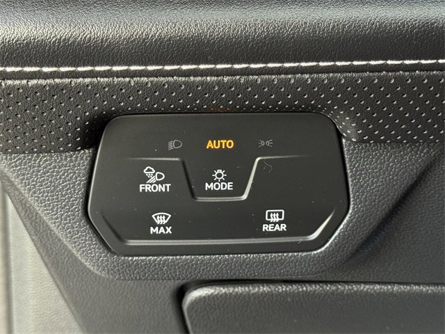 Used 2025 Volkswagen Atlas SEL Premium R-Line image 23