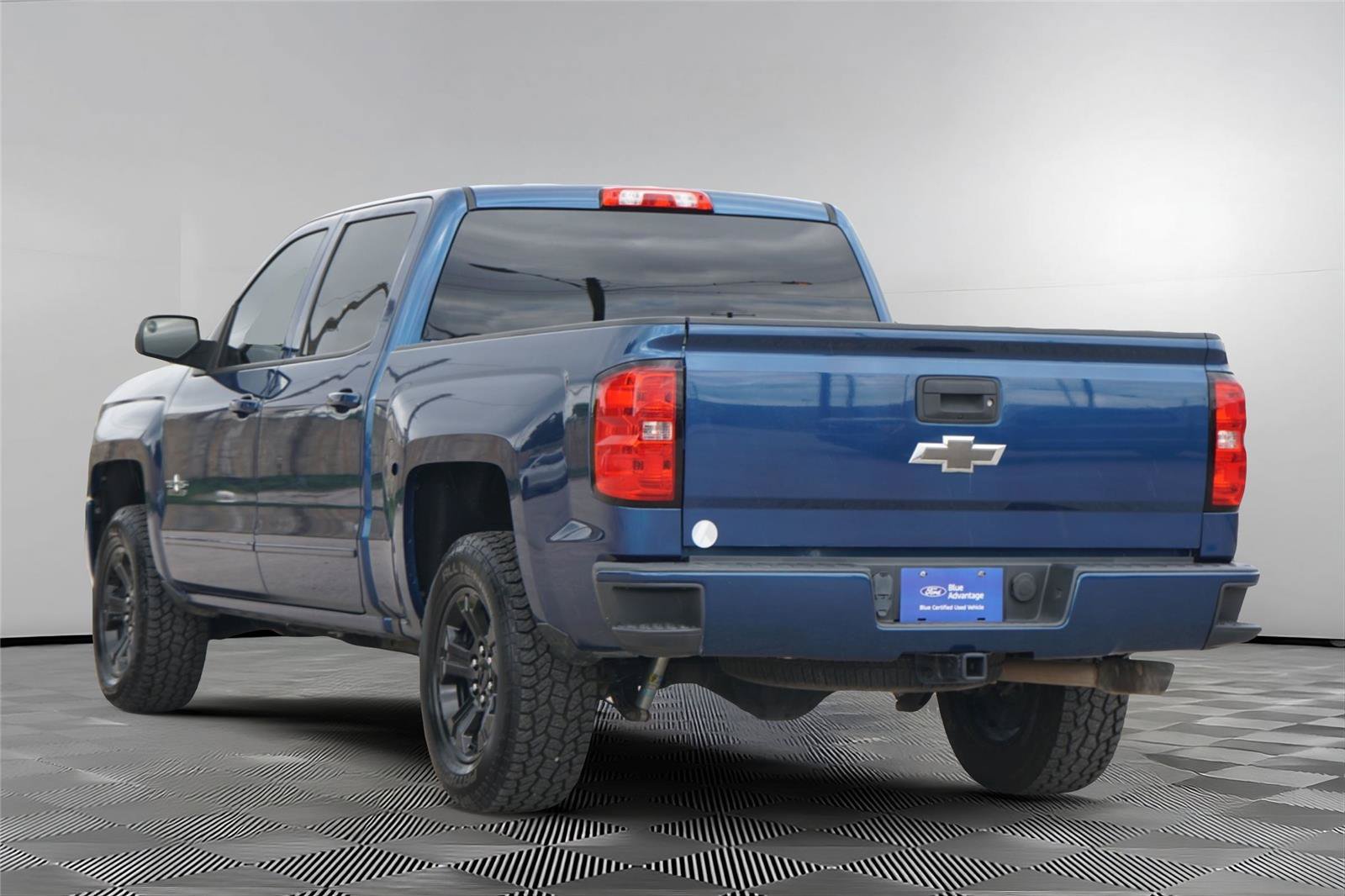 Used 2017 Chevrolet Silverado 1500 LT w/ Texas Edition AWD/4WD image 6