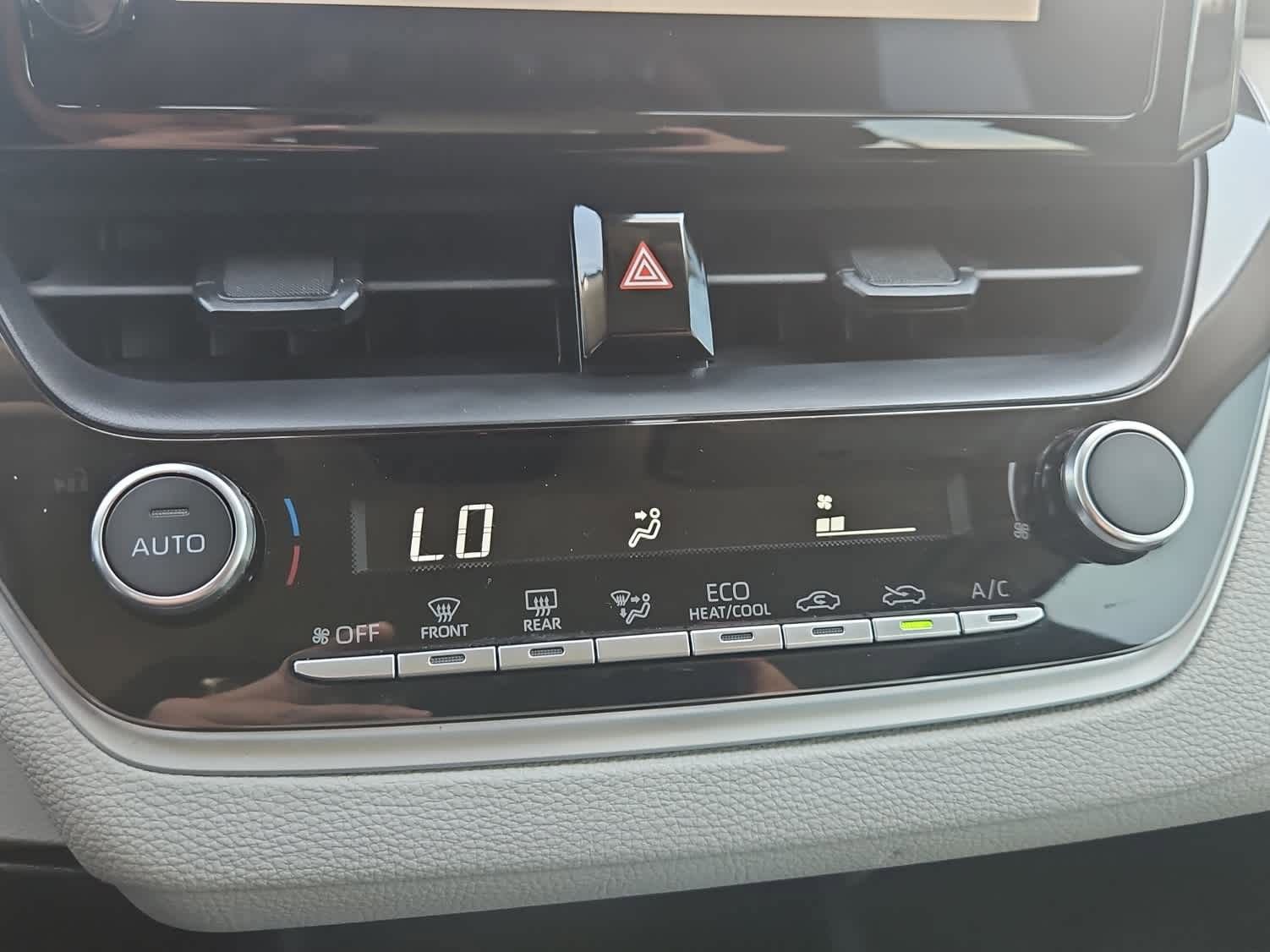 Used 2024 Toyota Corolla LE FWD image 17