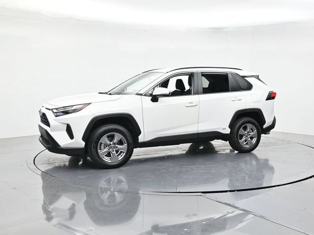 Used 2025 Toyota RAV4 XLE AWD/4WD image 5