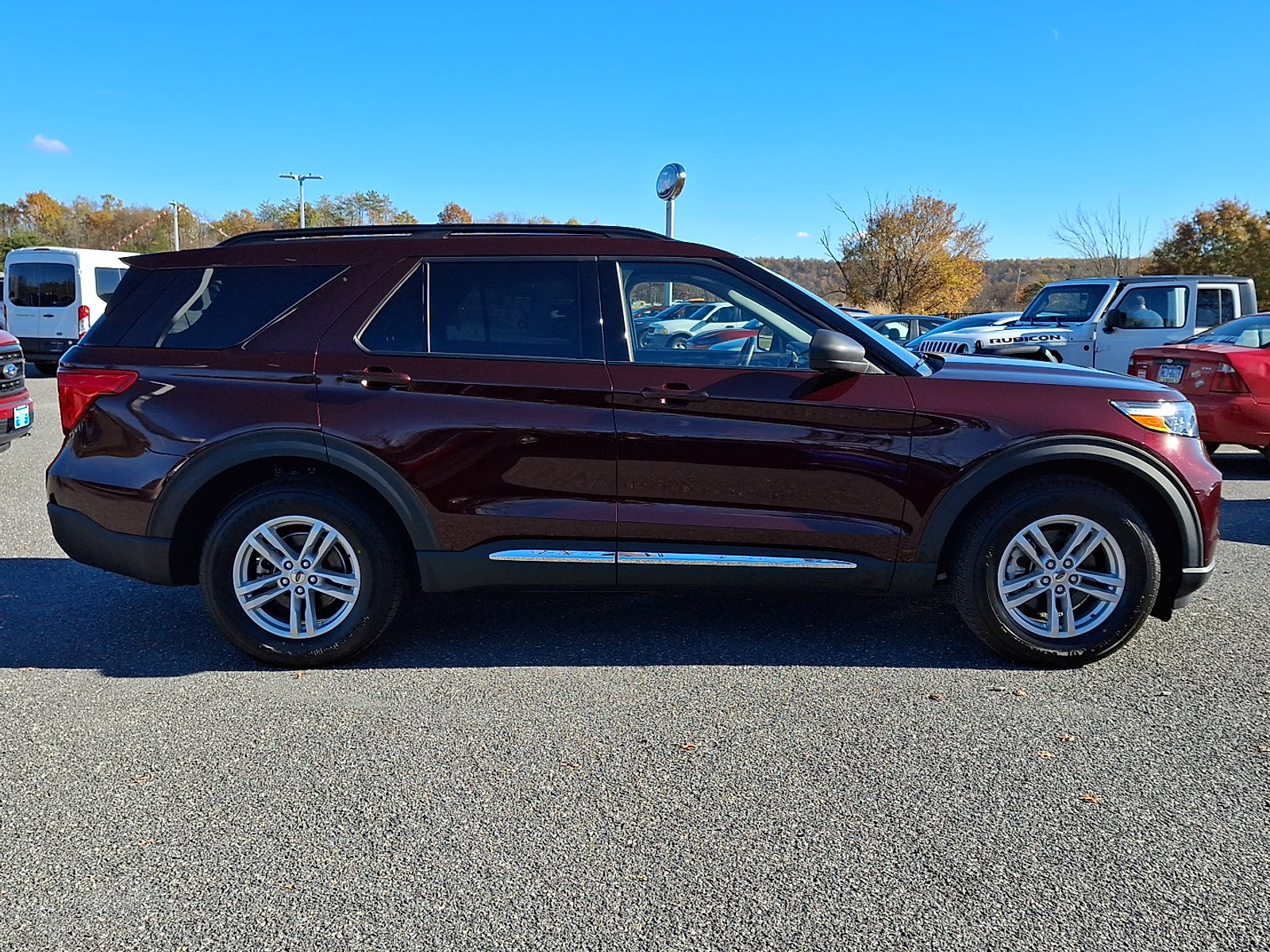 Certified 2022 Ford Explorer XLT w/ Equipment Group 202A AWD/4WD image 8