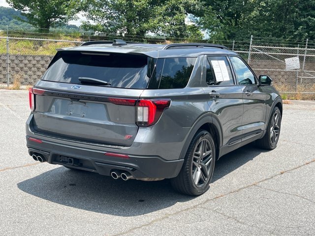 Certified 2025 Ford Explorer ST AWD/4WD image 3
