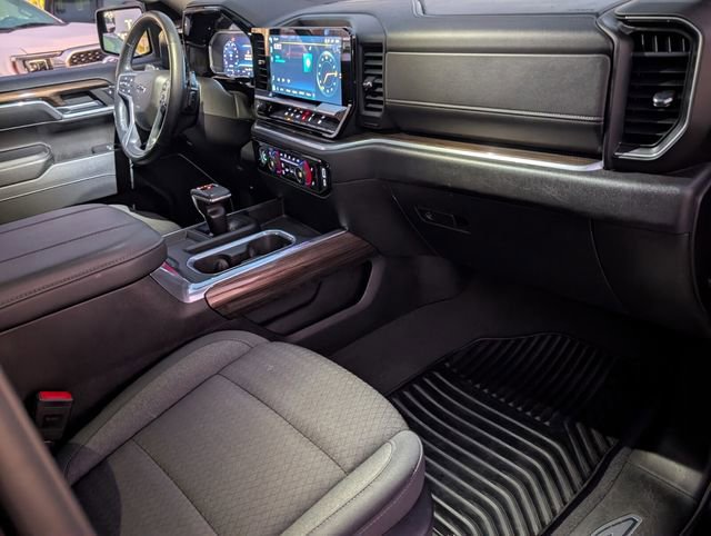 Used 2024 Chevrolet Silverado 1500 RST image 9