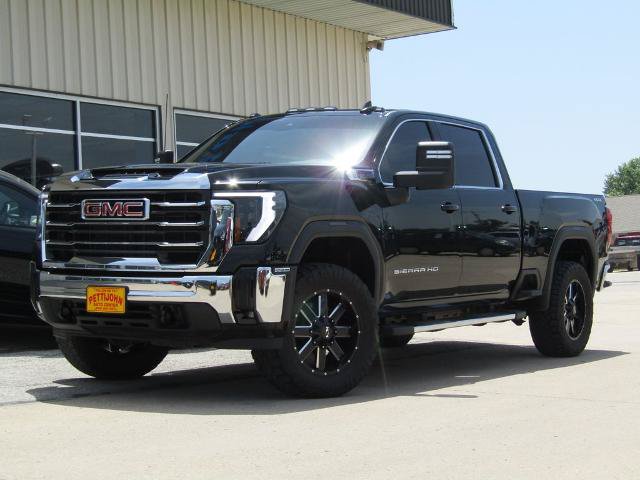 Used 2025 GMC Sierra 2500 SLE w/ SLE Value Package; AWD/4WD image 12
