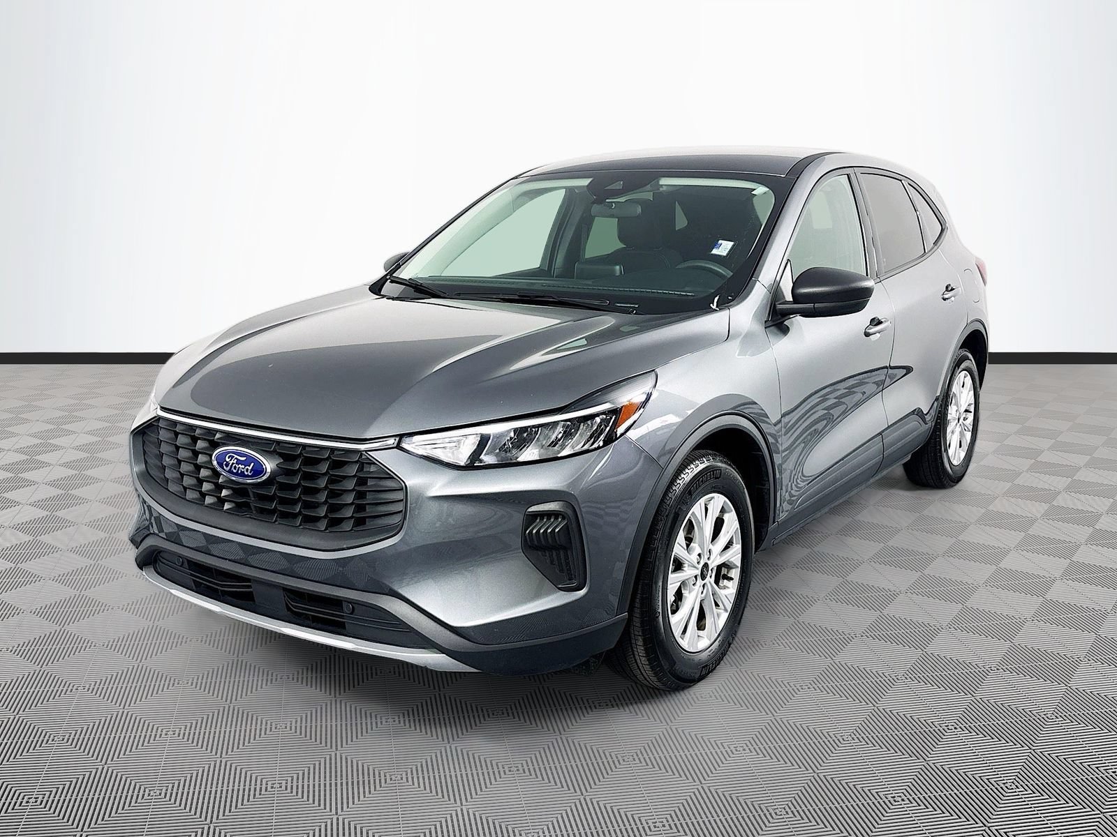 Certified 2025 Ford Escape Active FWD image 3