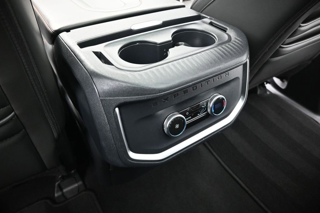 Certified 2025 Ford Expedition Active AWD/4WD image 25