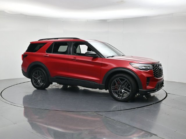 Certified 2025 Ford Explorer ST AWD/4WD image 3