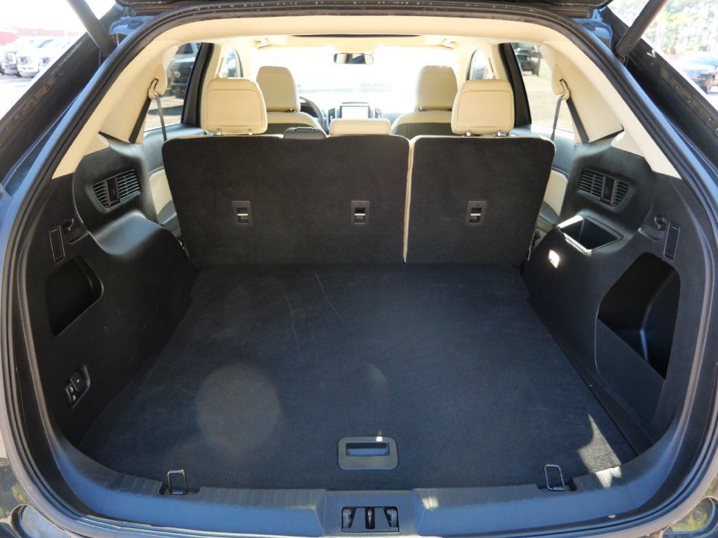 Certified 2023 Ford Edge SEL w/ Convenience Package AWD/4WD image 10
