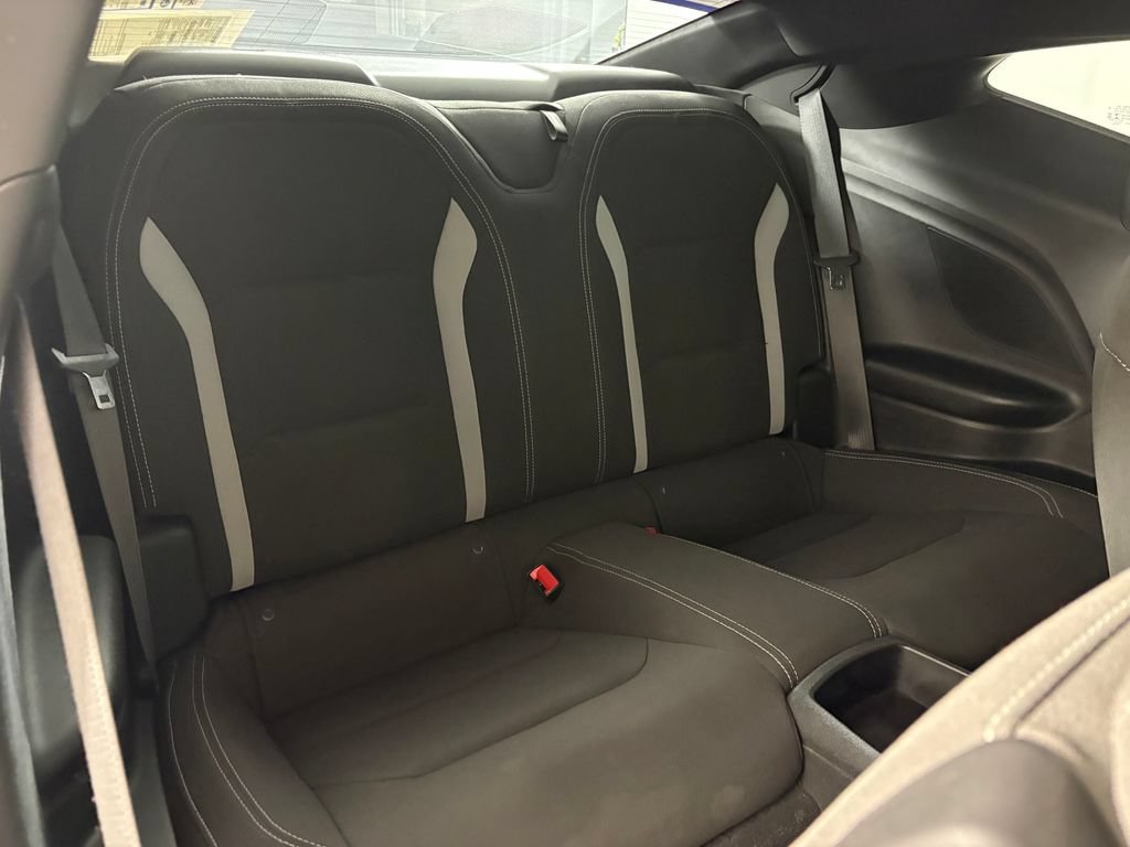 Used 2020 Chevrolet Camaro LT RWD image 28