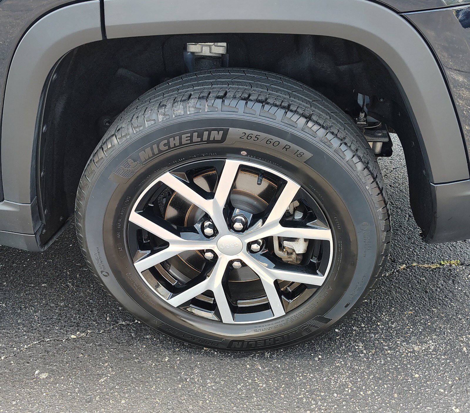Used 2023 Jeep Grand Cherokee L Limited AWD/4WD image 12