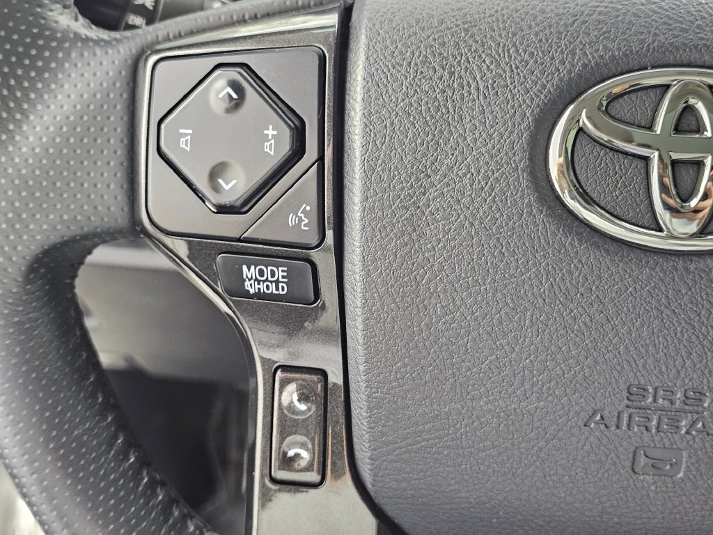 Used 2021 Toyota 4Runner TRD Off-Road Premium w/ Moonroof Package AWD/4WD image 26