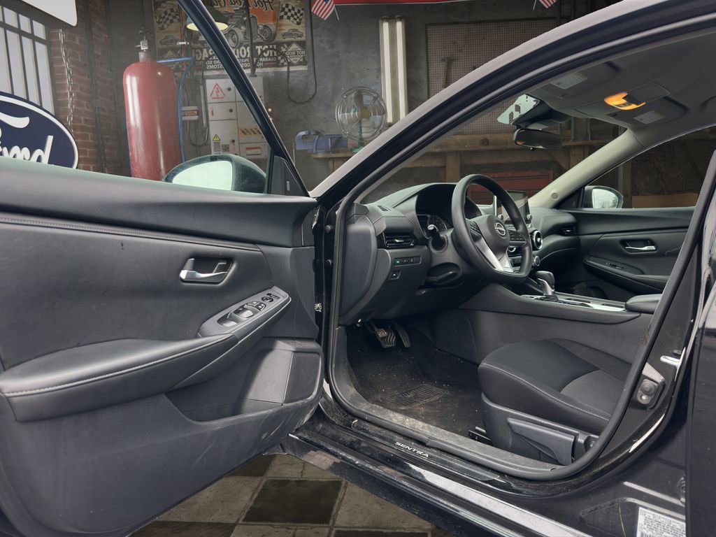 Used 2024 Nissan Sentra SV image 11