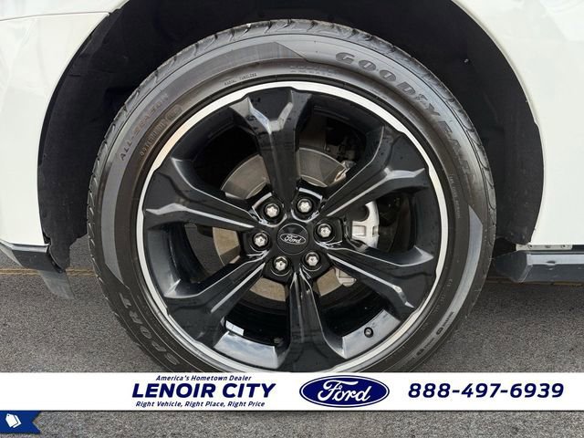 Certified 2023 Ford Expedition Limited image 9