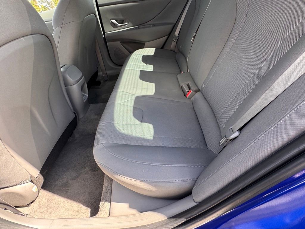 Used 2024 Hyundai Elantra SE FWD image 30