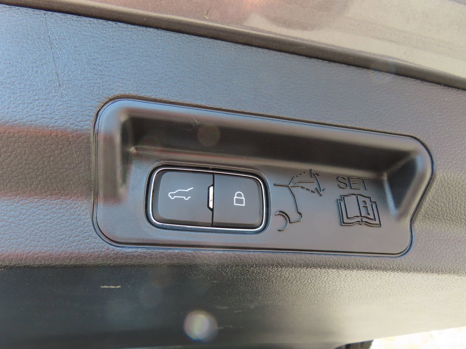 Certified 2022 Ford Explorer XLT AWD/4WD image 40