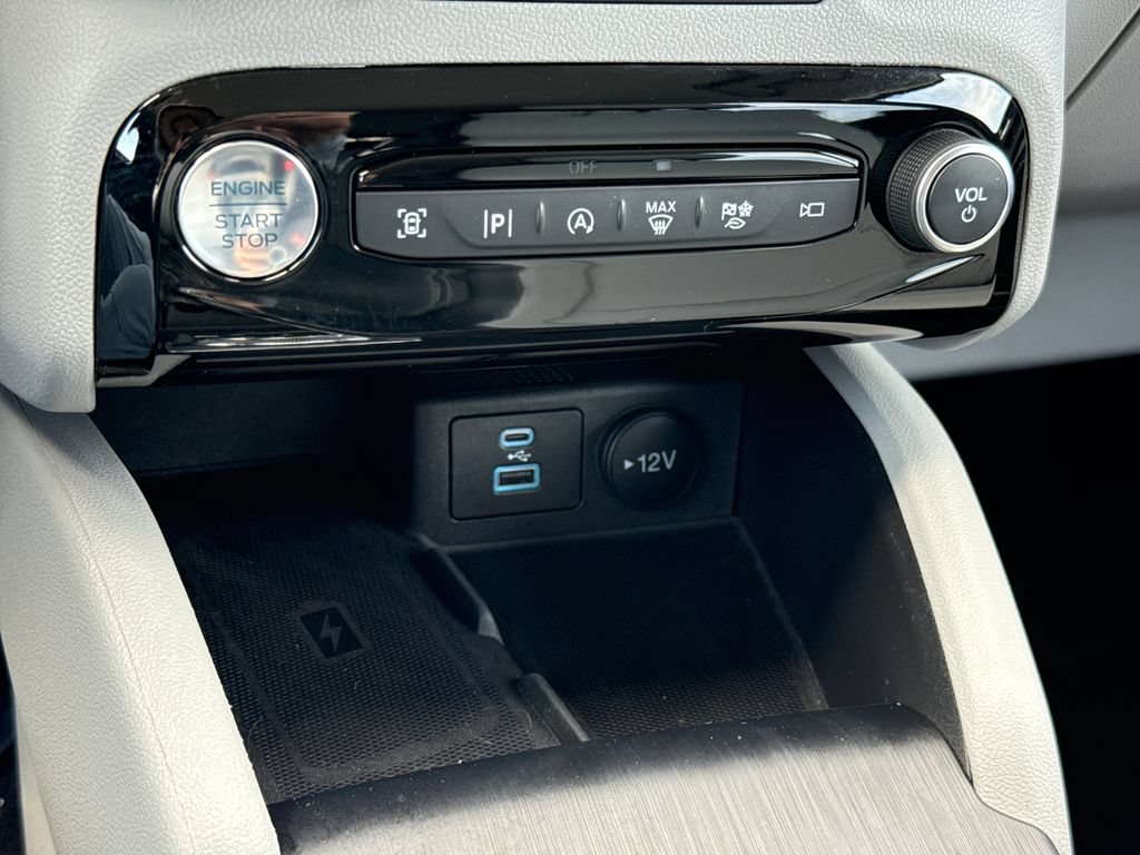Certified 2023 Ford Escape Platinum AWD/4WD image 23