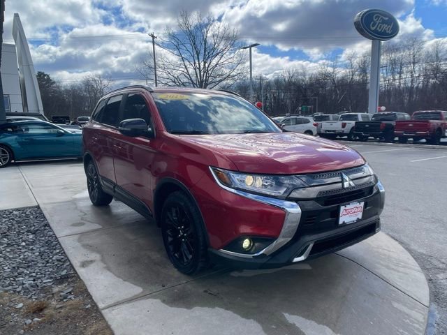 Used 2019 Mitsubishi Outlander LE image 2