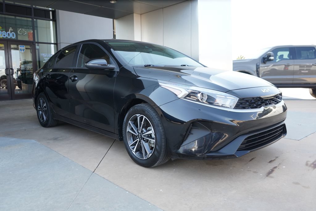 Used 2024 Kia Forte LXS w/ LXS Technology Package FWD image 3
