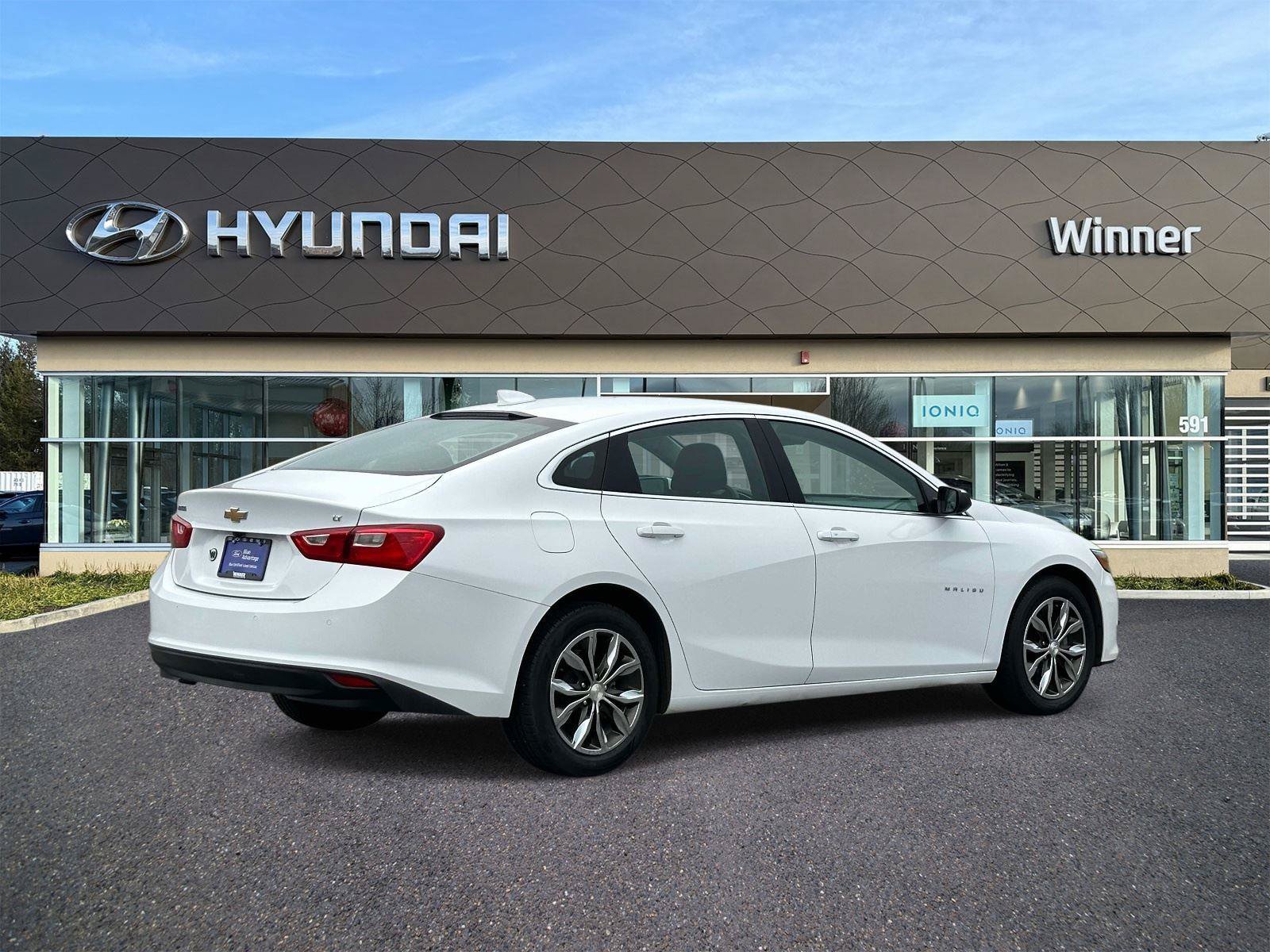 Used 2024 Chevrolet Malibu LT FWD image 4