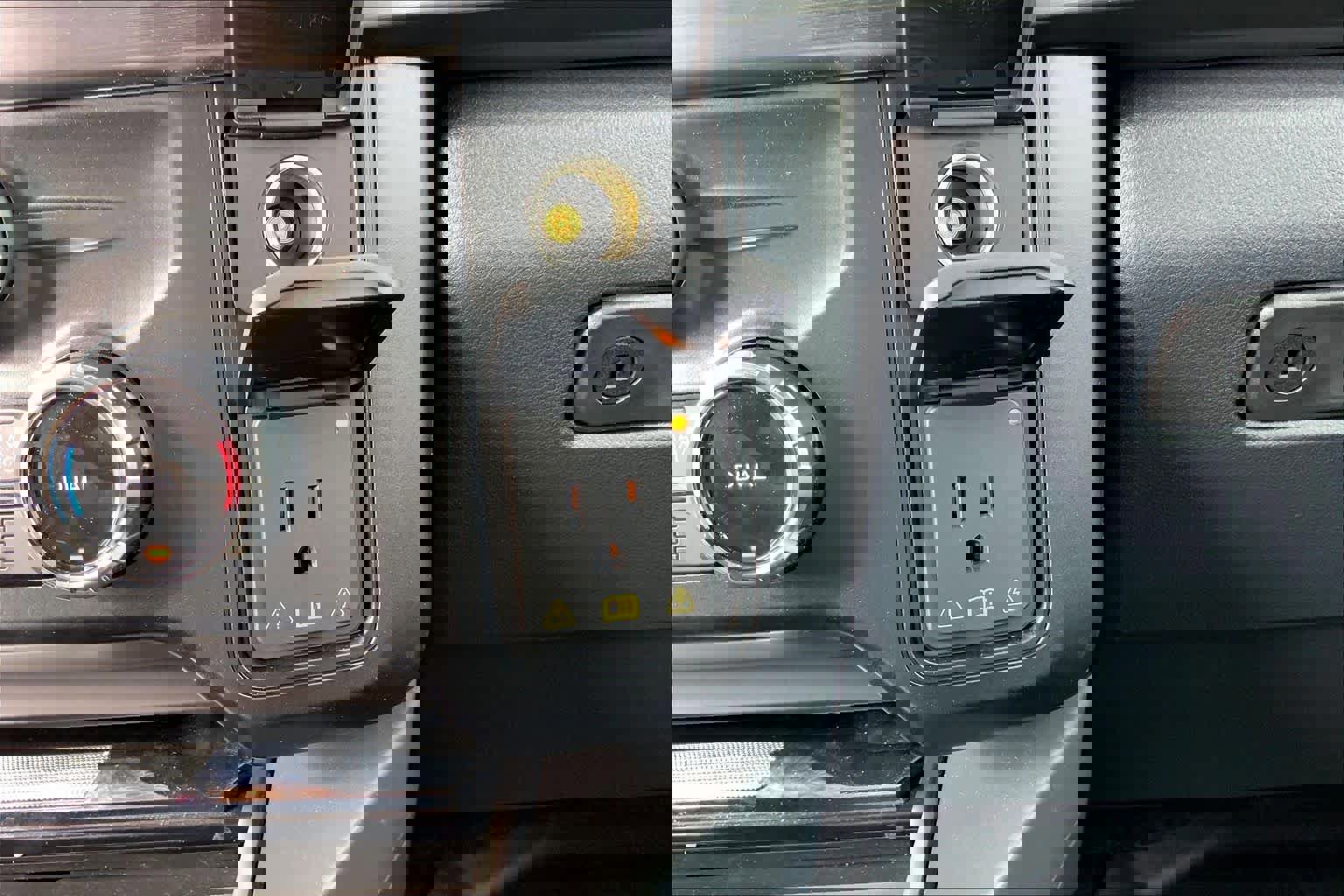 Certified 2025 Ford F250 Lariat w/ Tremor Off-Road Package image 32