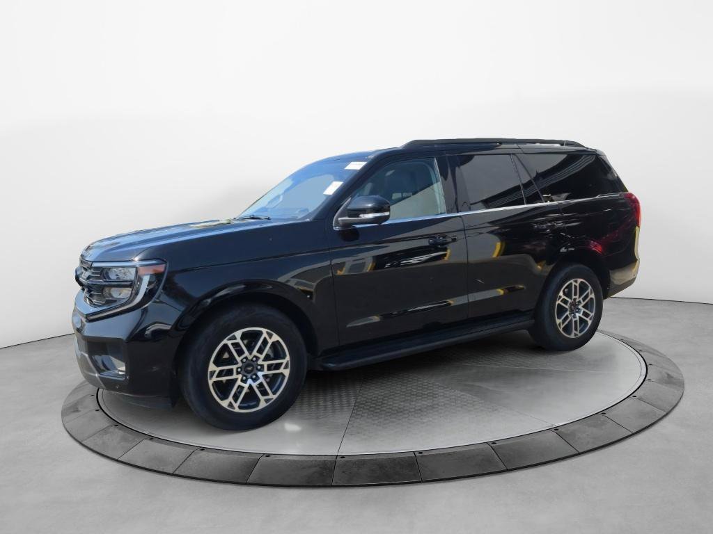 Certified 2025 Ford Expedition Active AWD/4WD image 1