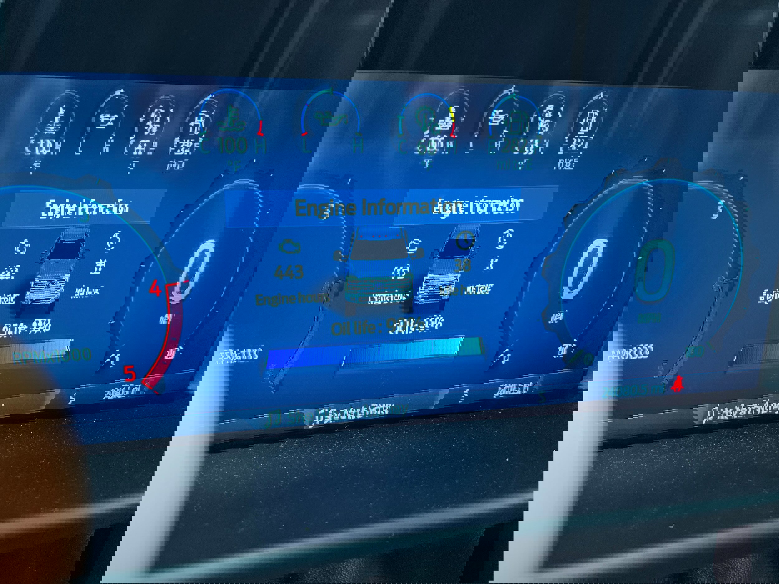 Certified 2025 Ford F550 Lariat image 23