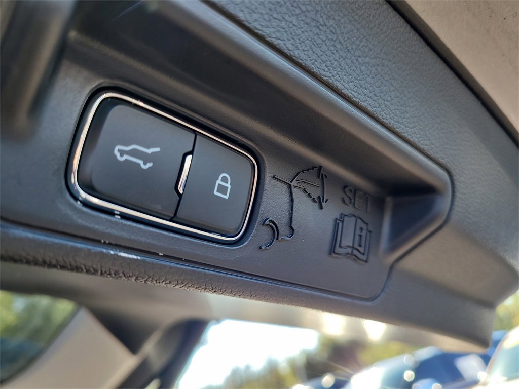 Certified 2025 Ford Explorer Platinum w/ Ultimate Package image 8