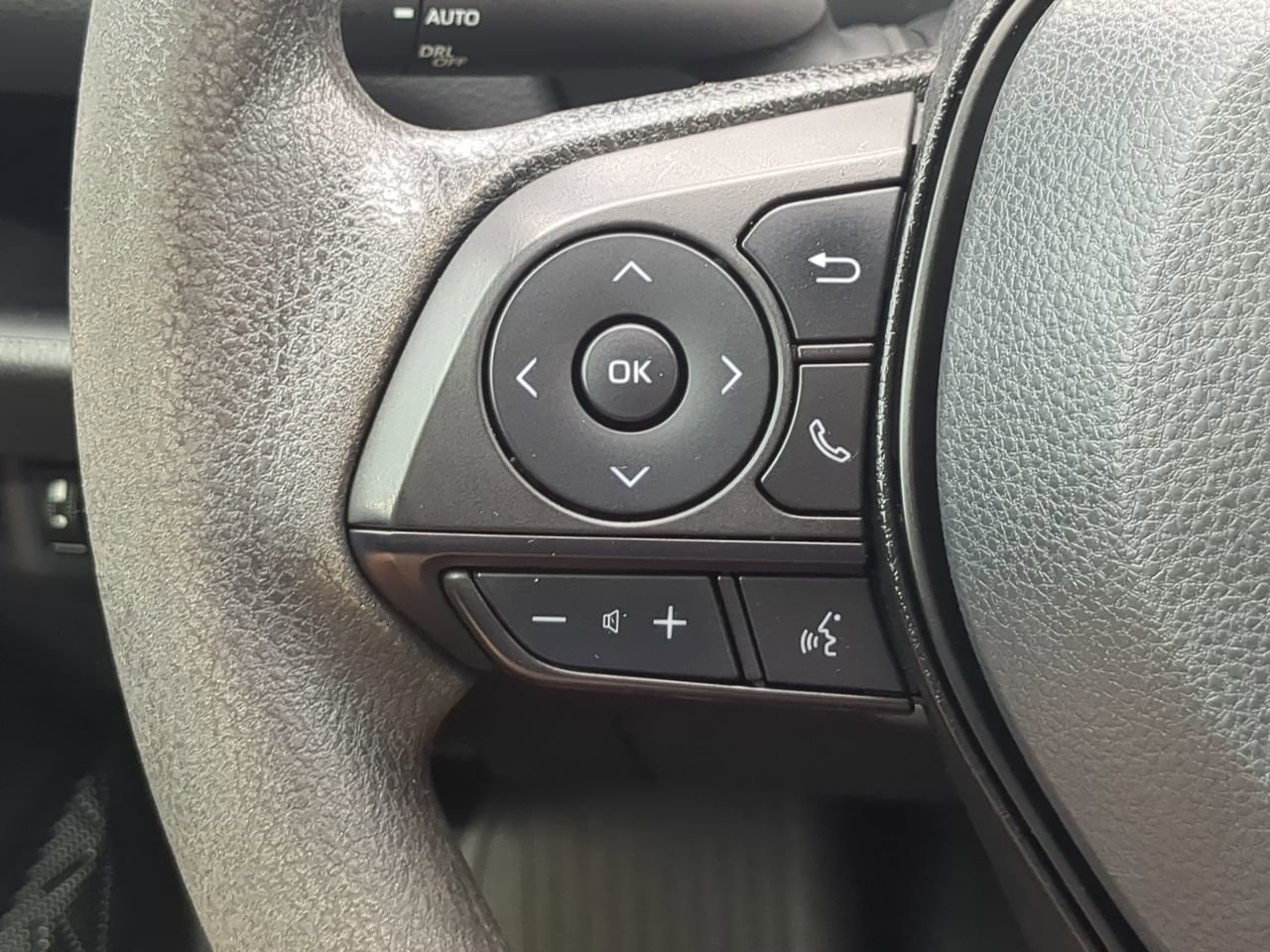 Used 2022 Toyota RAV4 XLE FWD image 21