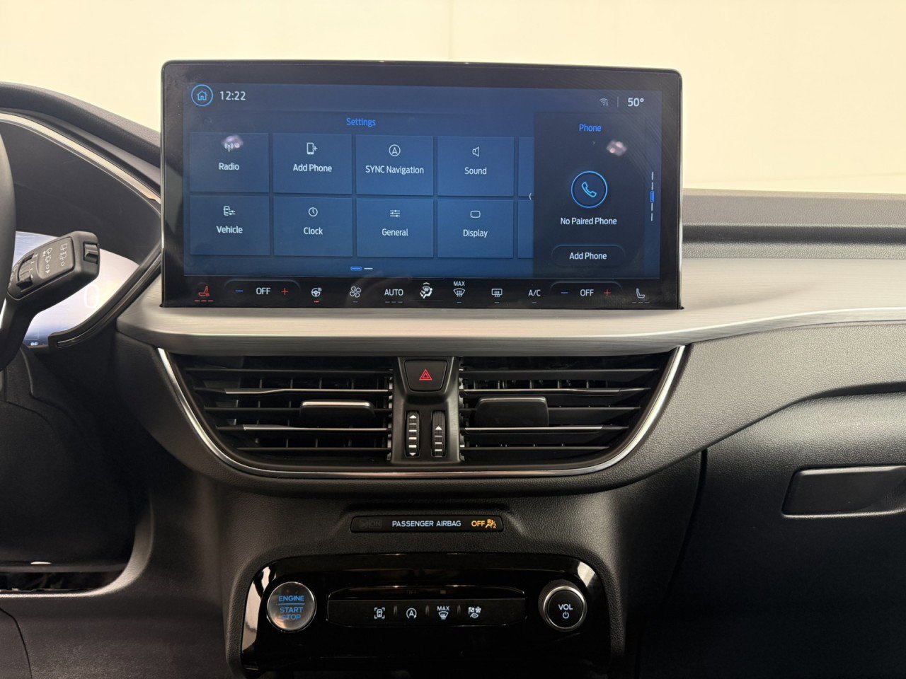 Certified 2025 Ford Escape Platinum AWD/4WD image 18