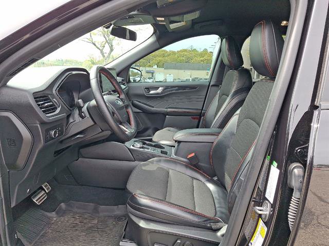 Certified 2023 Ford Escape ST-Line w/ Tech Pack #1 AWD/4WD image 17
