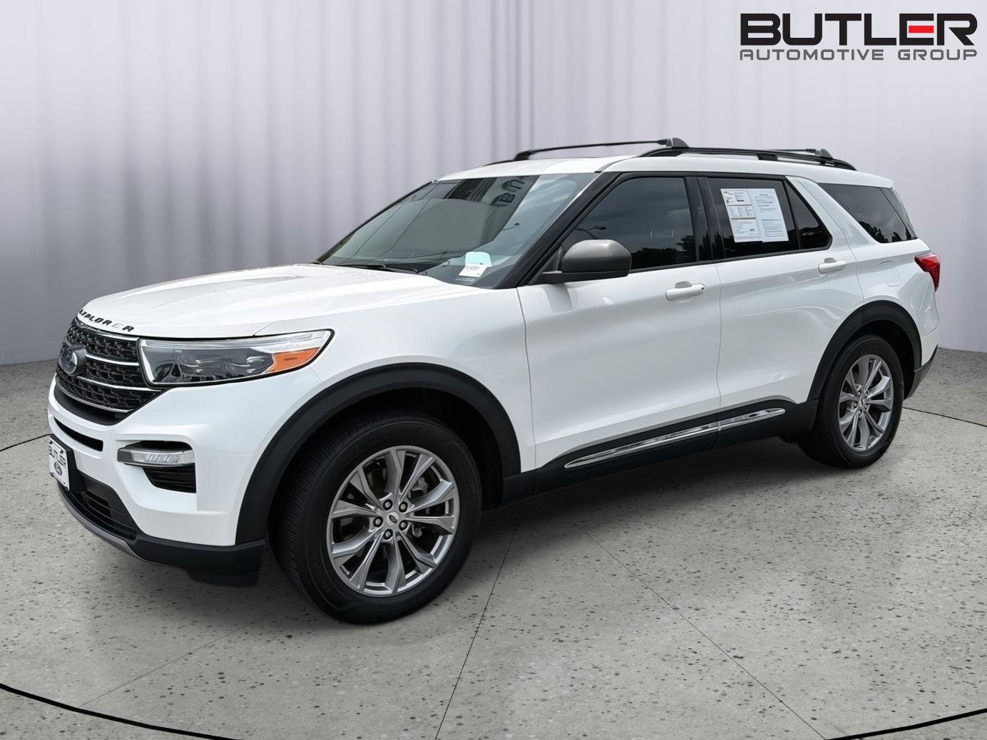 Certified 2022 Ford Explorer XLT w/ Equipment Group 202A RWD image 2