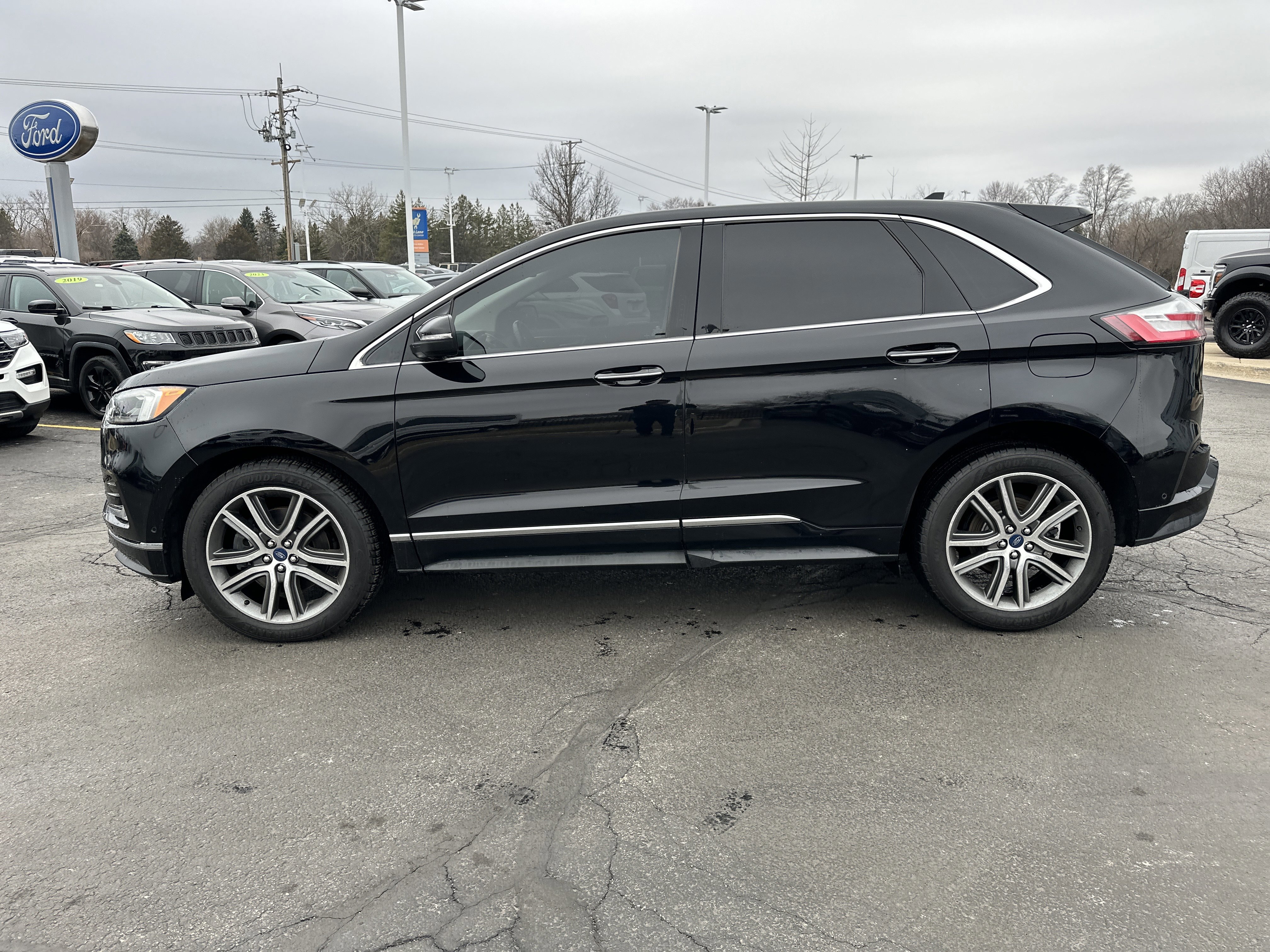 Certified 2019 Ford Edge Titanium w/ Equipment Group 301A image 6