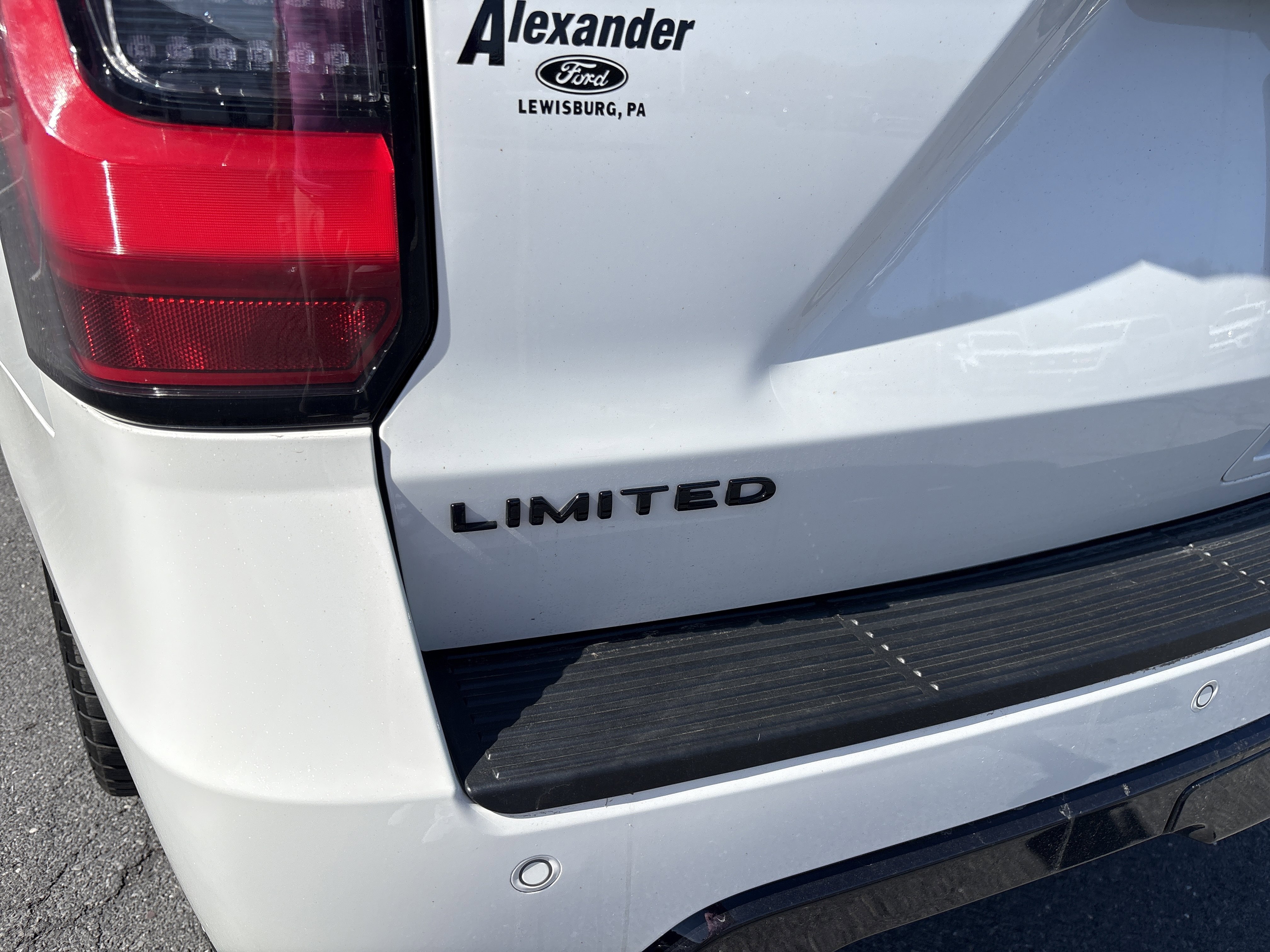 Certified 2021 Ford Expedition Limited AWD/4WD image 5