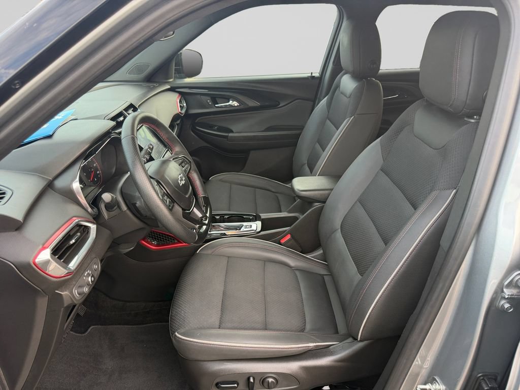 Used 2023 Chevrolet TrailBlazer RS w/ Convenience Package FWD image 10
