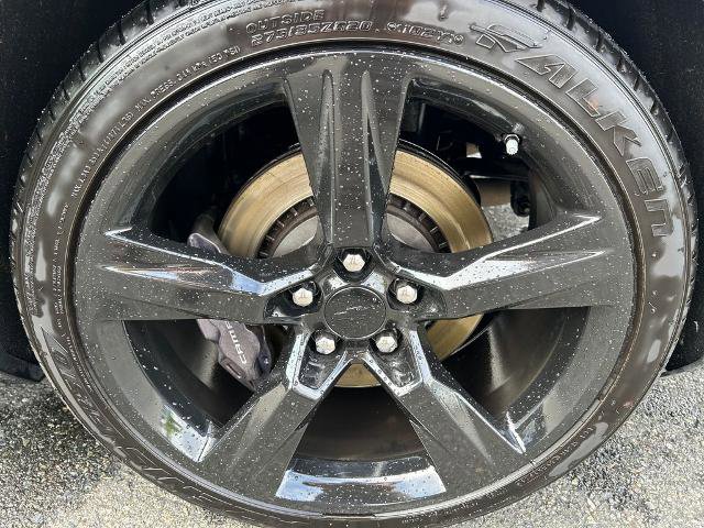 Used 2018 Chevrolet Camaro SS RWD image 14