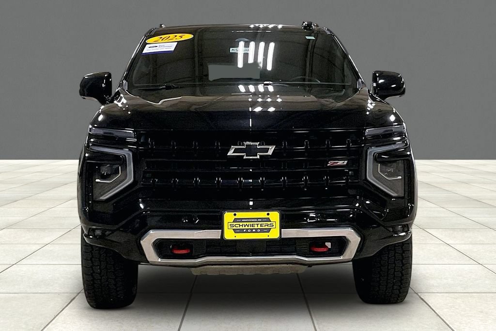 Used 2025 Chevrolet Suburban Z71 AWD/4WD image 3