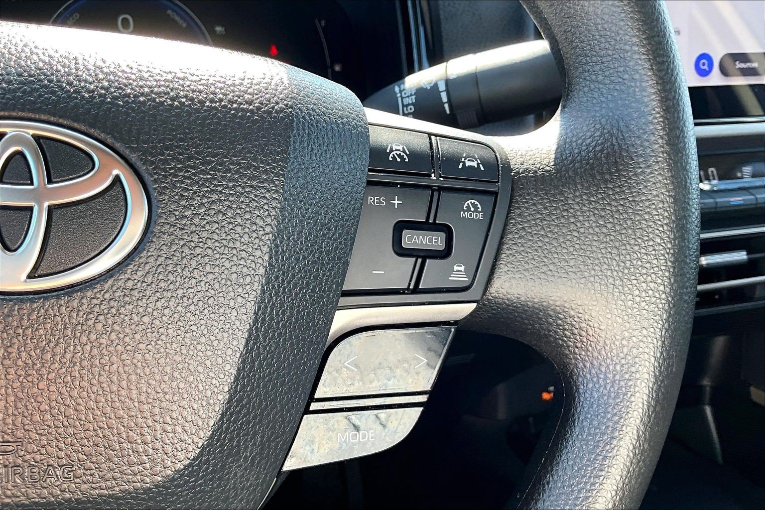 Used 2025 Toyota Camry LE FWD image 23