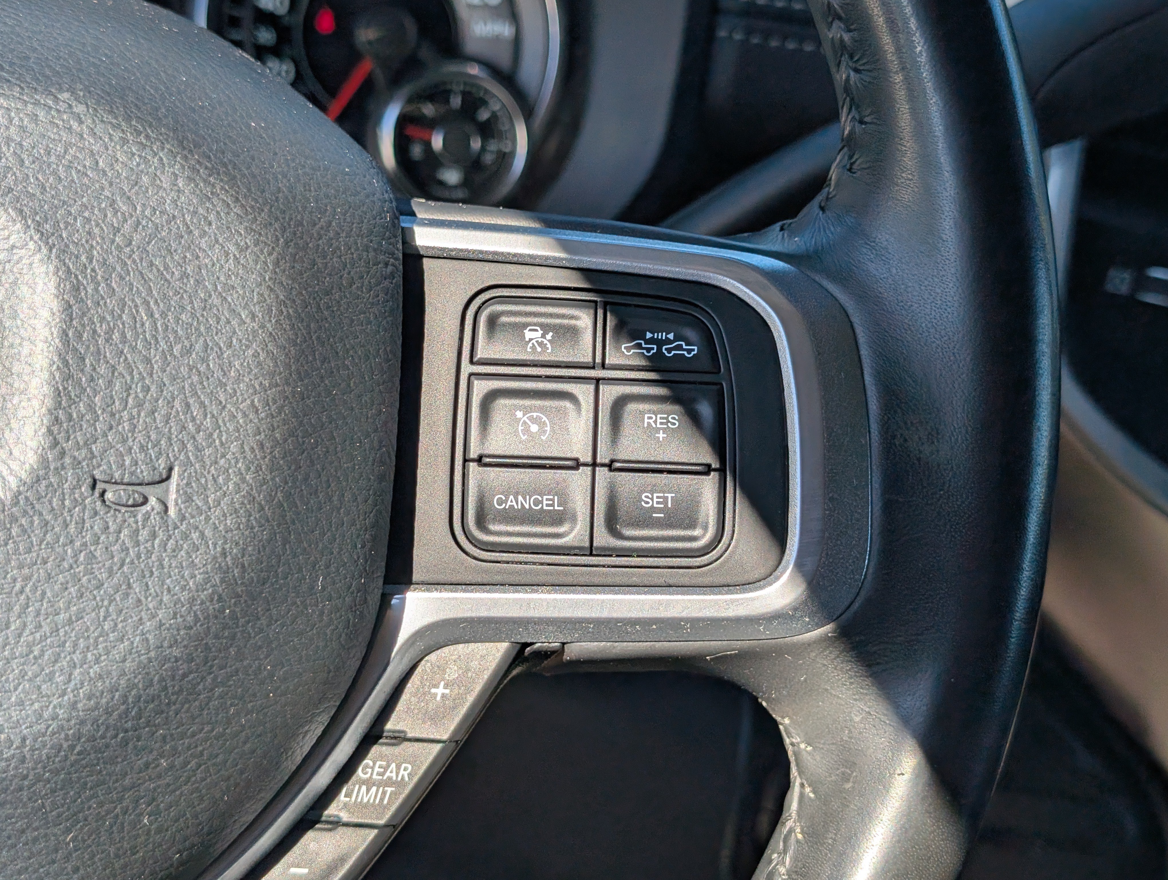 Used 2020 RAM 2500 Laramie AWD/4WD image 23