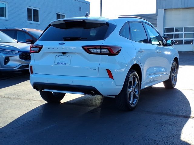 Certified 2023 Ford Escape ST-Line Select w/ Tech Pack #2 AWD/4WD image 4