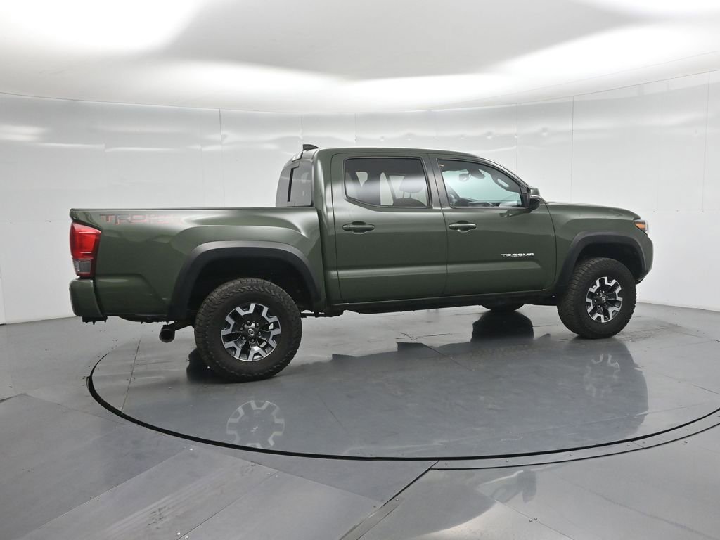 Used 2022 Toyota Tacoma TRD Off-Road w/ Technology Package RWD image 5