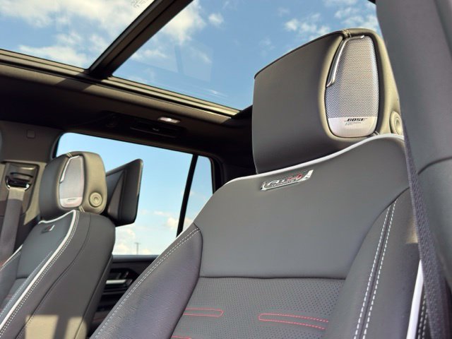 Used 2025 GMC Yukon AT4 Ultimate AWD/4WD image 23