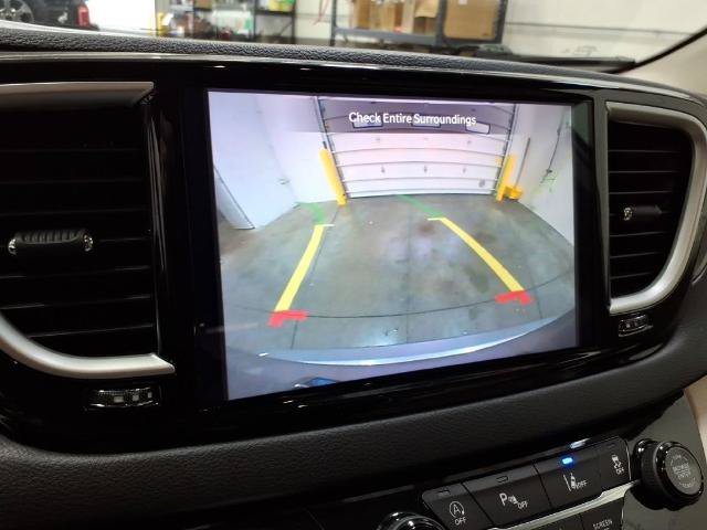 Used 2021 Chrysler Pacifica Touring-L FWD image 24