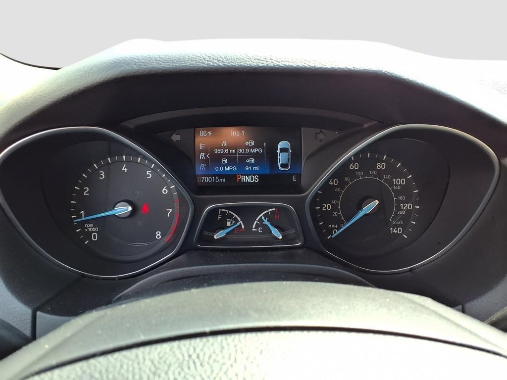 Certified 2018 Ford Focus SE w/ SE Appearance Package FWD image 21