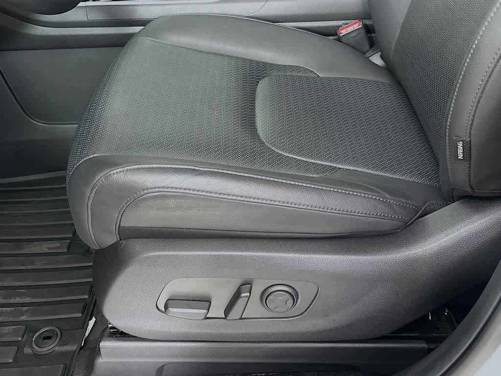Used 2025 Kia Carnival SX Prestige FWD image 31