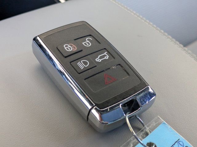 Used 2024 Jaguar E-PACE R-Dynamic SE image 33