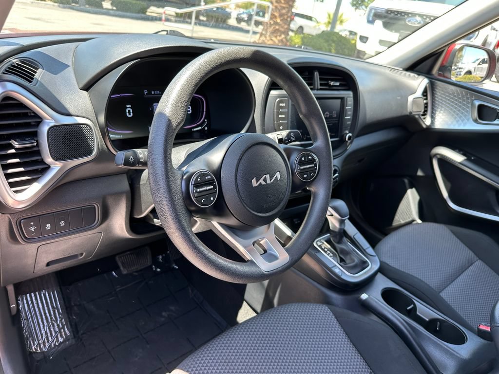 Used 2024 Kia Soul LX w/ Option Group 015 FWD image 22